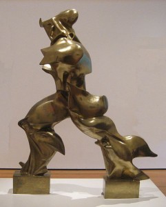 Formas únicas de continuidad en el espacio. 1913. Umberto Boccioni