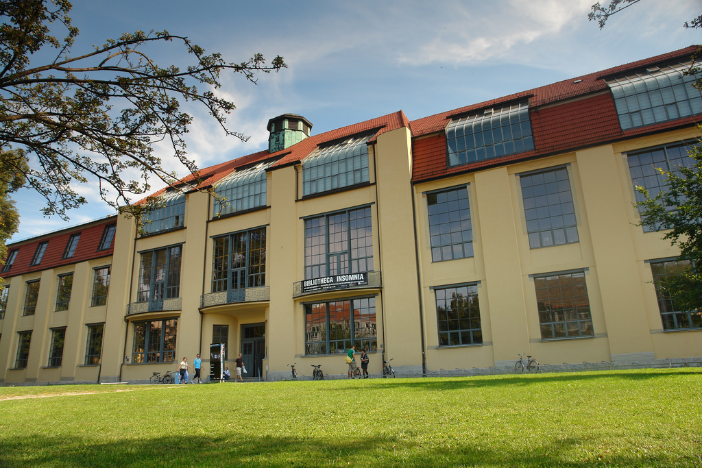 Edificio principal de la Universidad Bauhaus en Weimar
